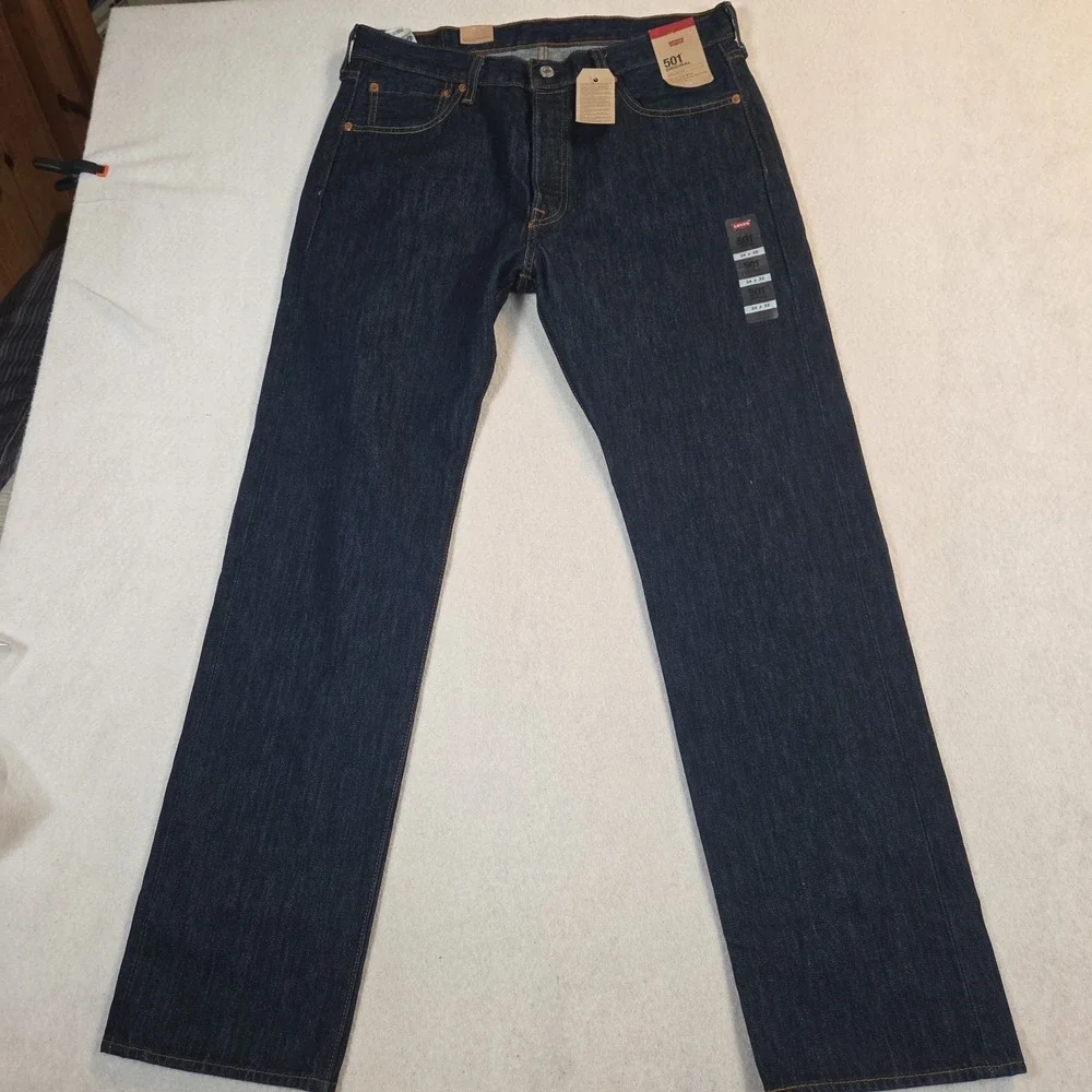 Levi's 501 Original Fit Men's Jeans Button Fly Dark Blue Denim 34x32 NWT Cowboy